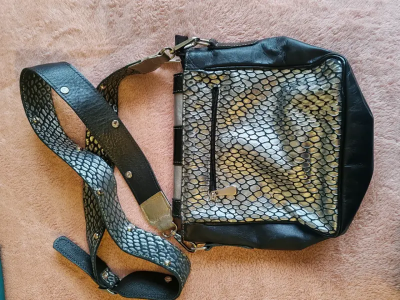 Cartera de cuero negro y plateado - 2