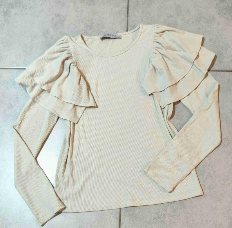 Polera Bassement beige con vuelos - 1