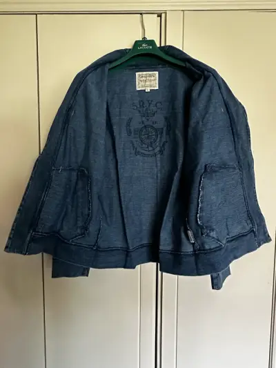 Chaqueta de mezclilla con botones - miniatura 3
