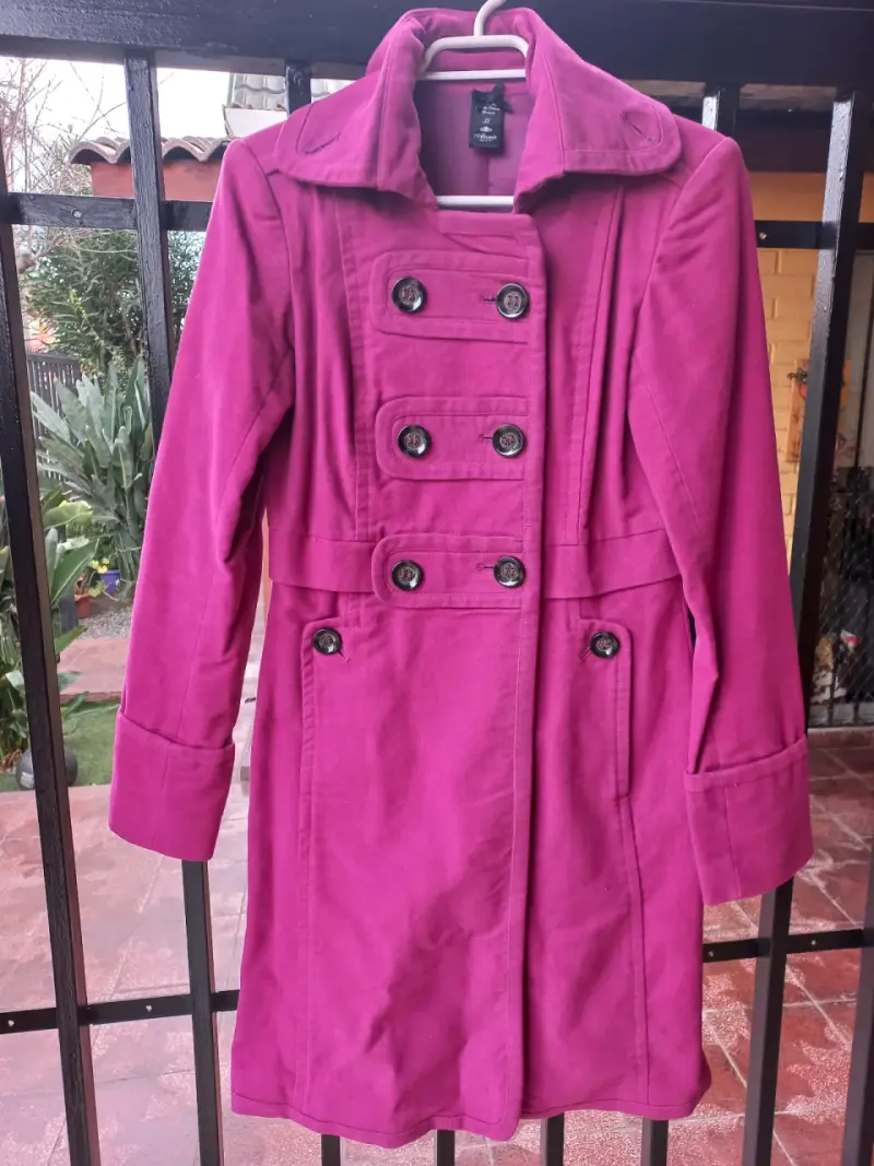 Abrigo fucsia con botones - 5