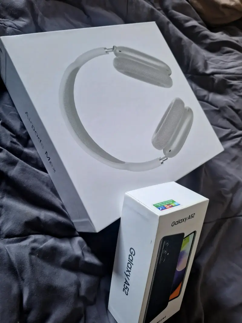 Samsung A52 + Air Pods Max - 1