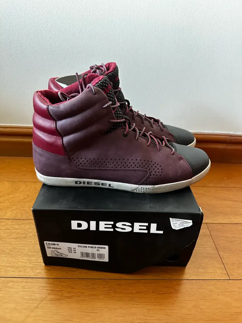 Zapatillas Diesel negras y rojas - 4