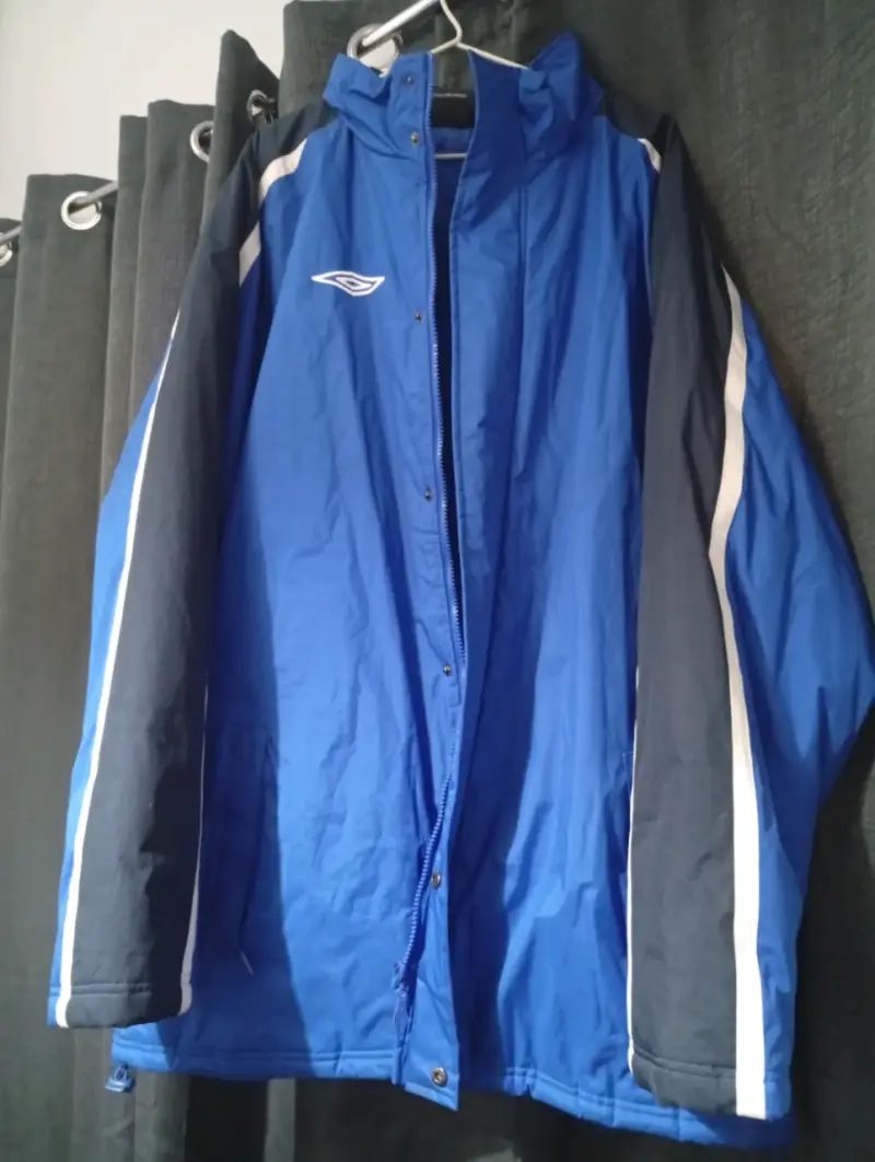 Chaqueta azul deportiva Umbro - 2