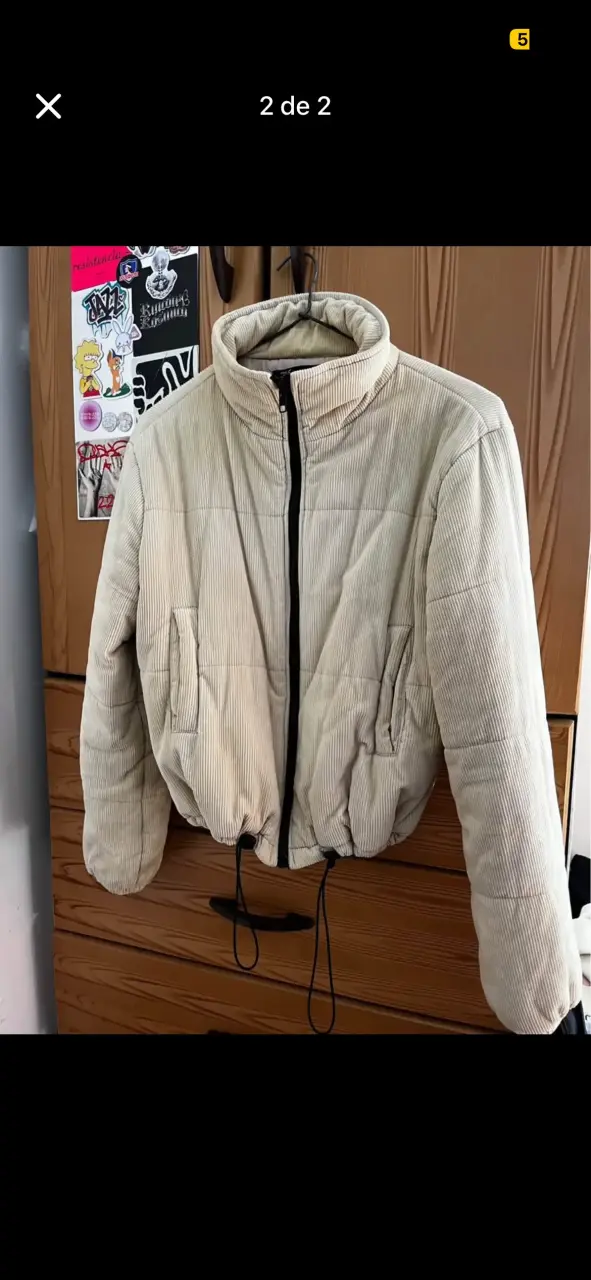 Chaqueta beige acolchada