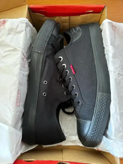 Zapatillas negras Levi's talla 44 - miniatura 6