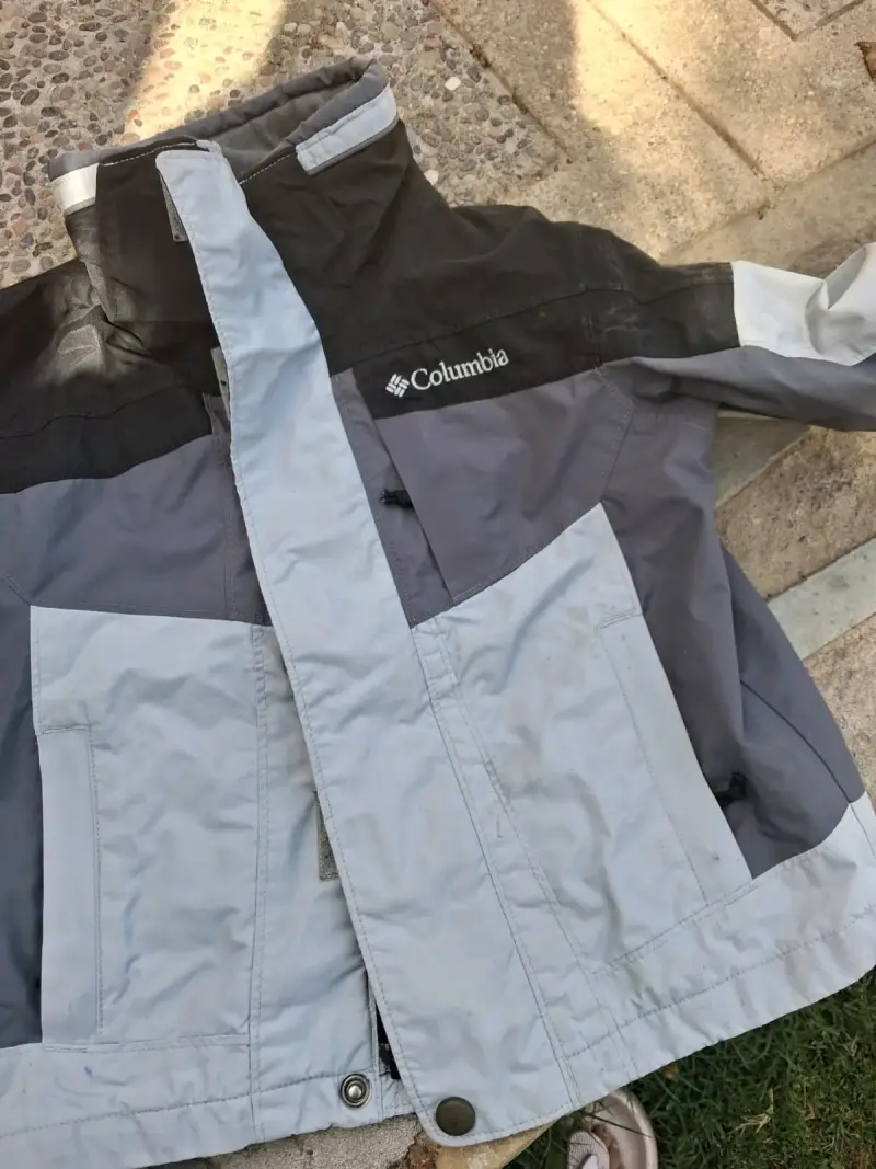Chaqueta Columbia gris y negra - 1