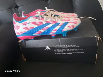 Zapatos de fútbol Adidas Predator - miniatura 1