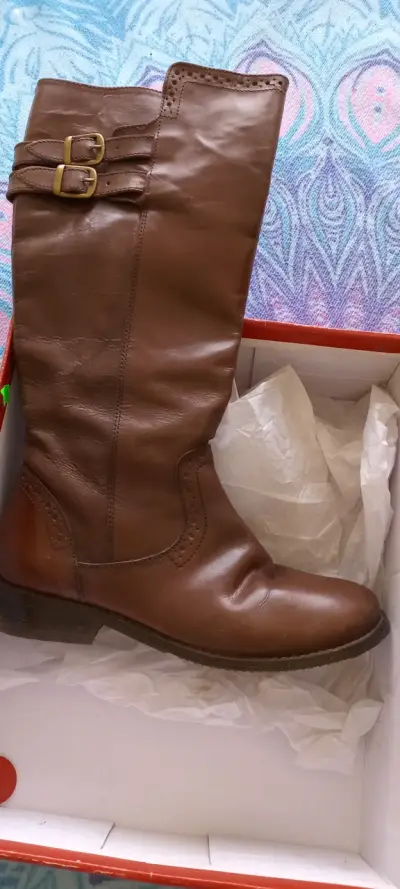 Botas largas marrones con hebillas - miniatura 2