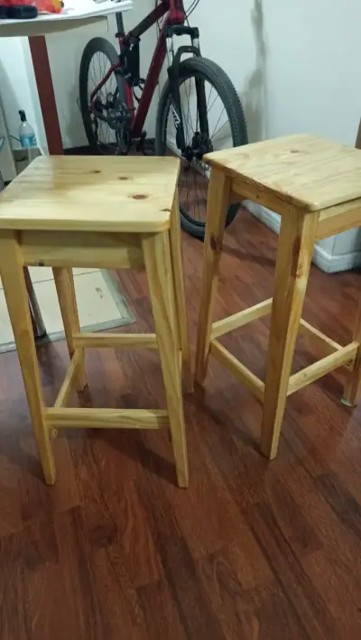 Taburetes de madera - miniatura 1