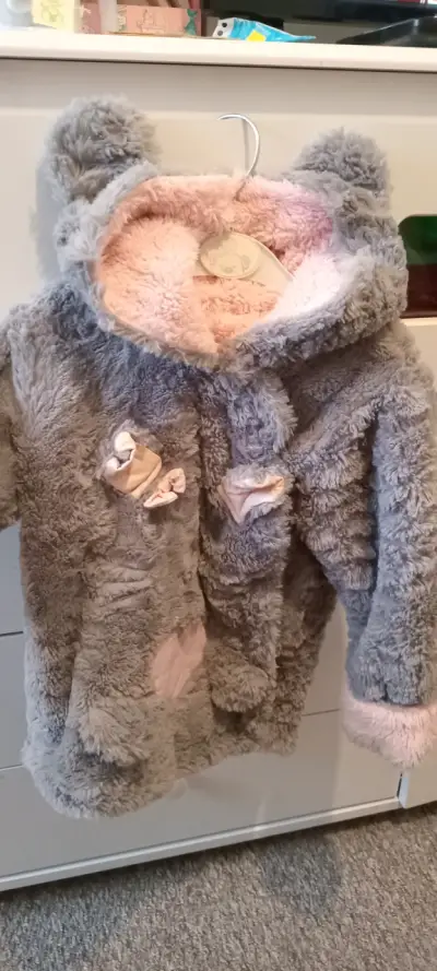 Abrigo infantil de peluche gris - miniatura 1