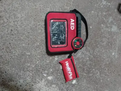 Desfibrilador externo automático AED - miniatura 1