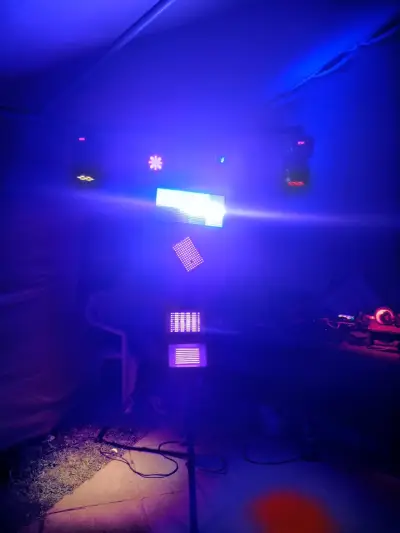 DJ amplificación e iluminación video DJ - miniatura 2