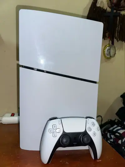 Consola de videojuegos con mando ps5 digital - miniatura 5