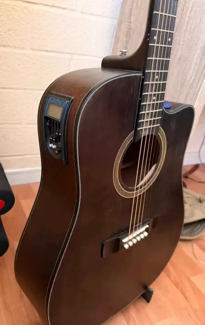 Guitarra electroacústica Mercury - miniatura 3