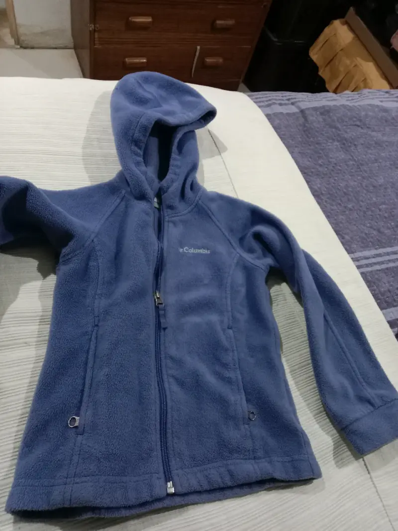 Chaqueta polar azul con capucha - 1
