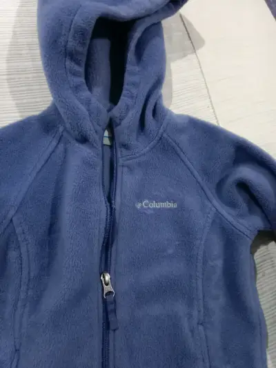 Chaqueta polar azul con capucha - miniatura 2
