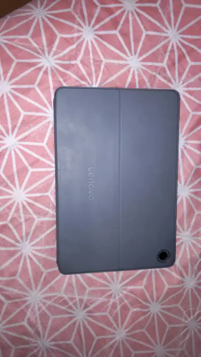 Tablet con pantalla dañada - miniatura 2