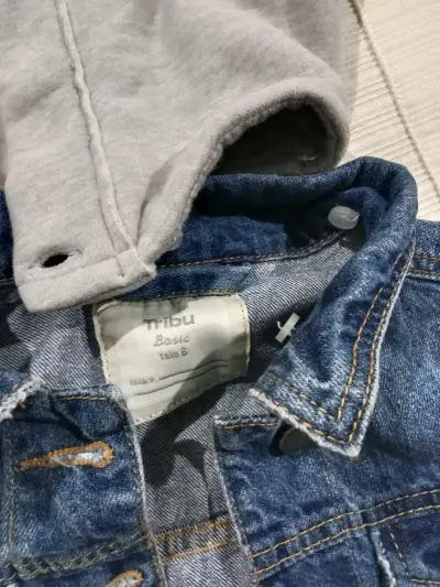 Chaqueta mezclilla con capucha gris - miniatura 2