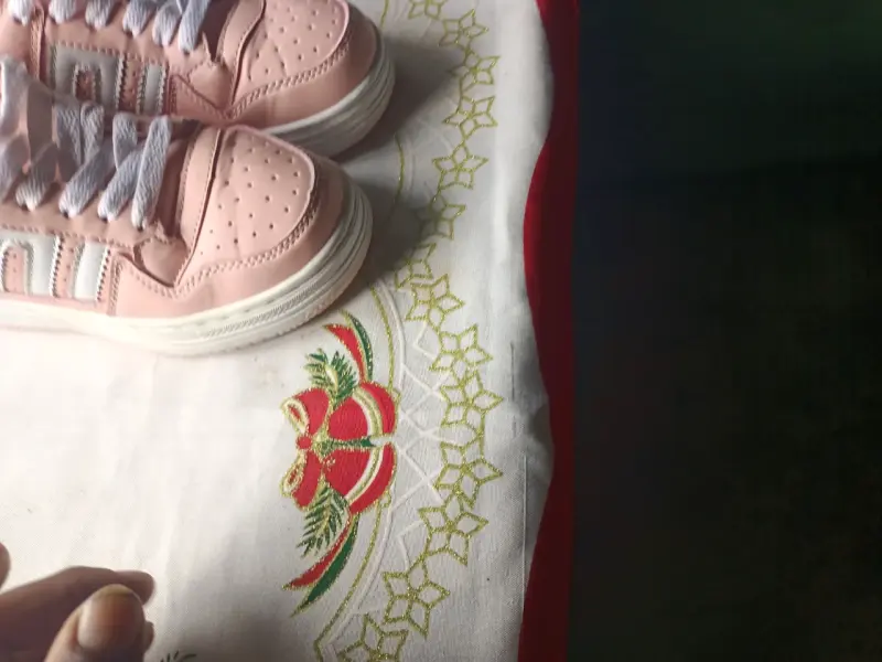 Zapatillas rosadas deportivas - 1