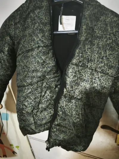 Chaqueta acolchada camuflaje - miniatura 1