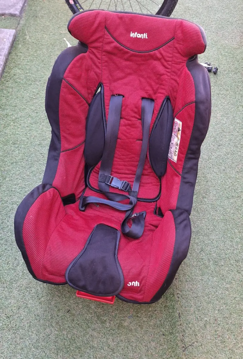 Silla de auto roja Infanti - 1