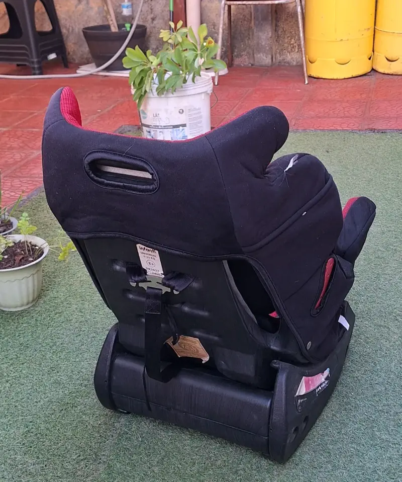Silla de auto roja Infanti - 2