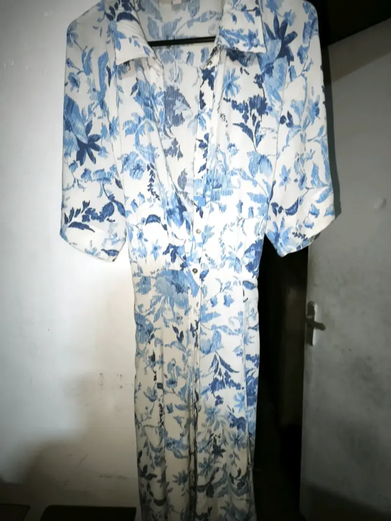 Vestido estampado azul floral - 1
