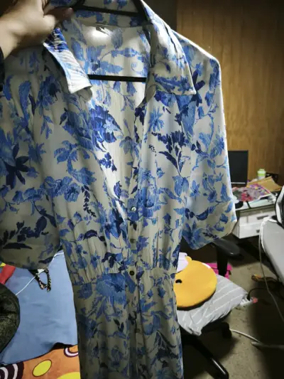 Vestido estampado azul floral - miniatura 2