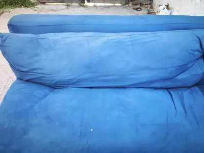 Sofá azul estilo moderno - miniatura 4