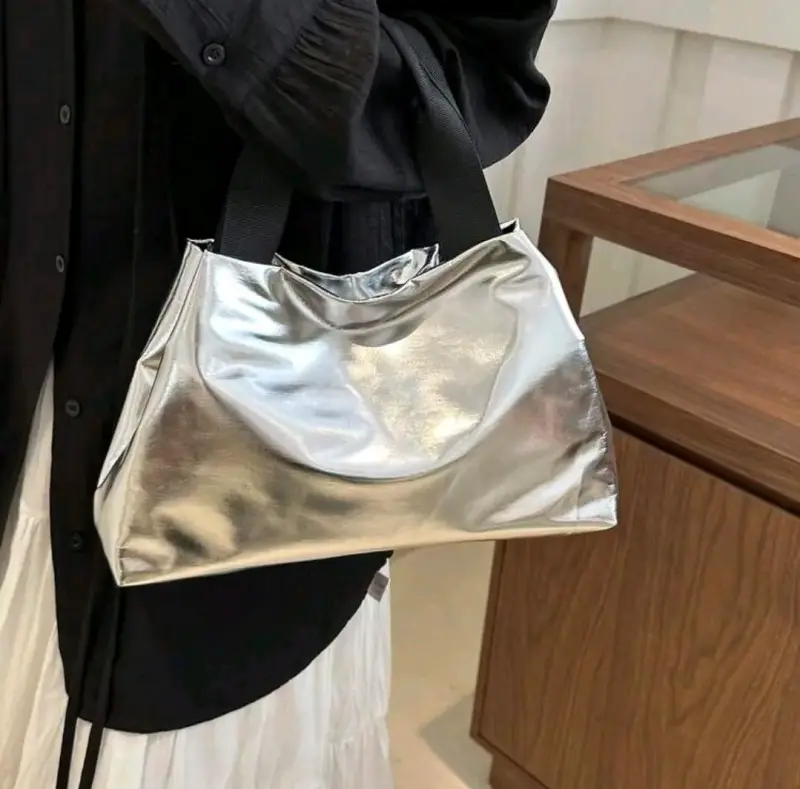 Bolso plateado metalizado - 1