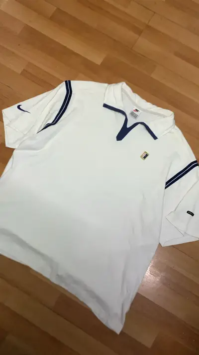 Polera nike deportiva vintage - miniatura 1