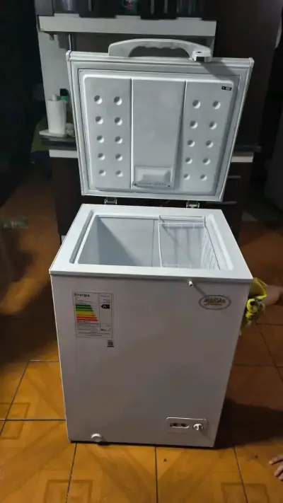 Freezer compacto Marca Maigas 100L - miniatura 2