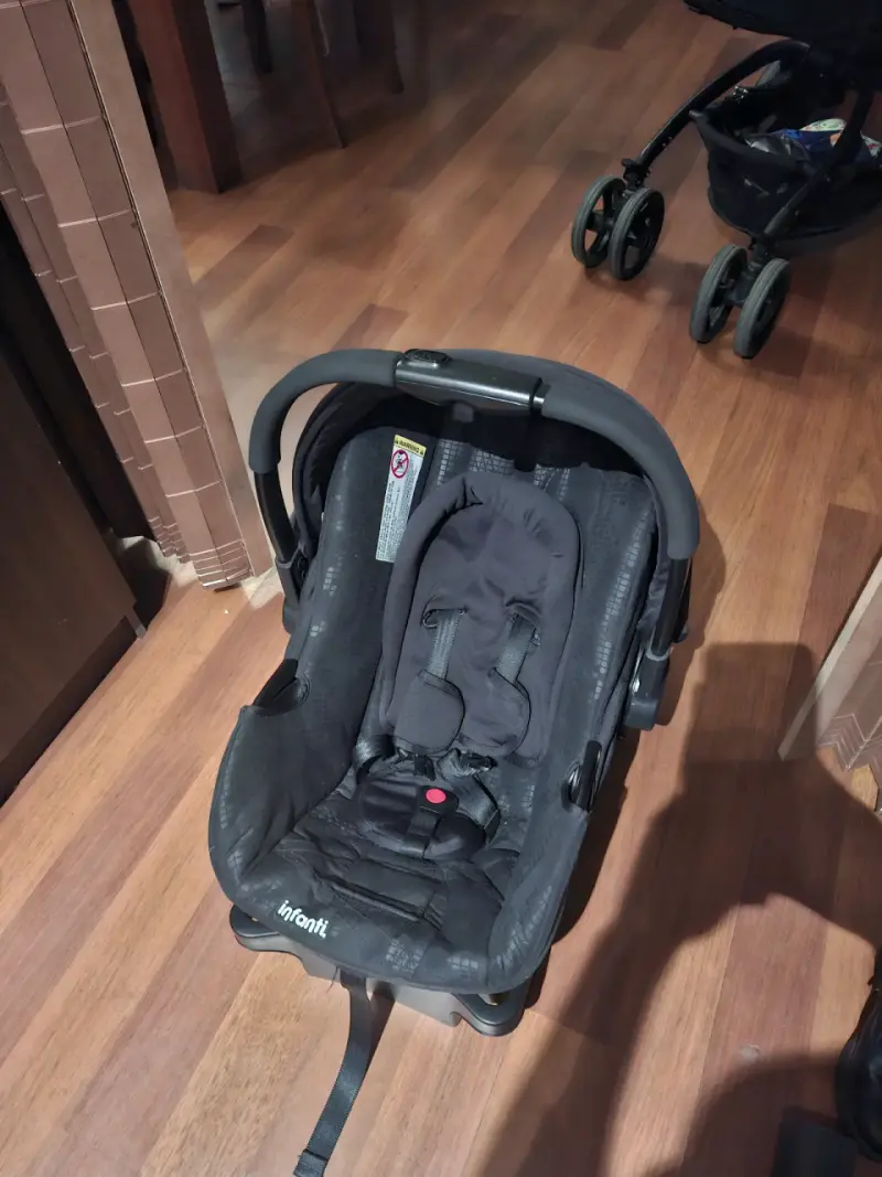 Silla de auto Infanti negra - 2