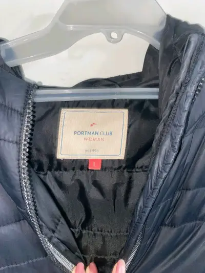 Parka negra acolchada con capucha - miniatura 3