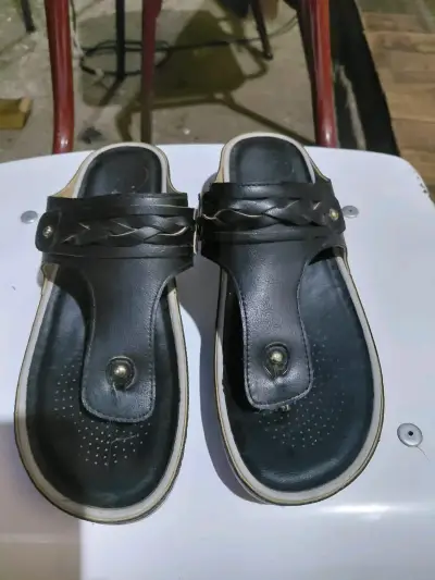 Sandalias negras de cuero - miniatura 1