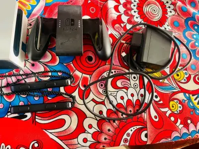 Consola Nintendo Switch con accesorios - miniatura 2