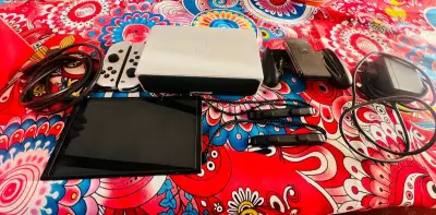 Consola Nintendo Switch con accesorios - miniatura 3