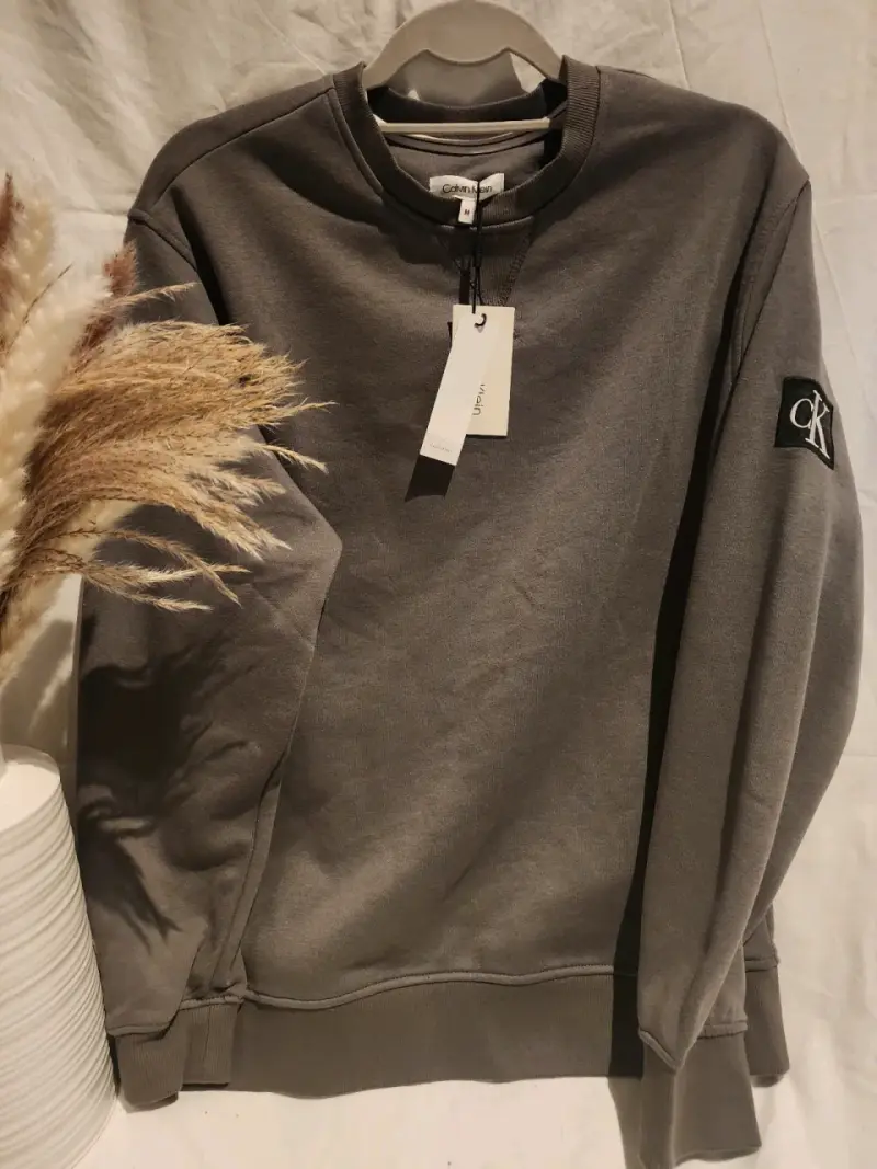 Polerón gris CK y Tommy - 3