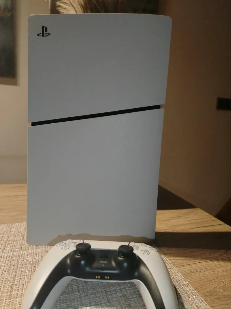 Consola de videojuegos con control - 2