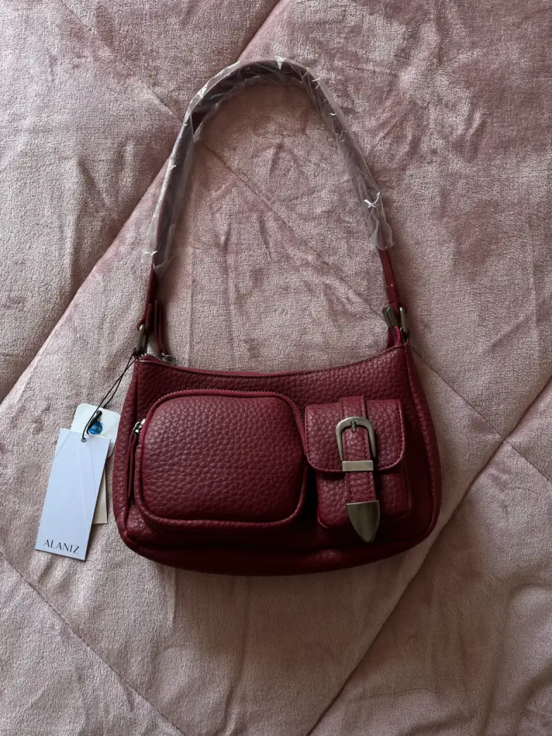 Cartera roja Alaniz nueva