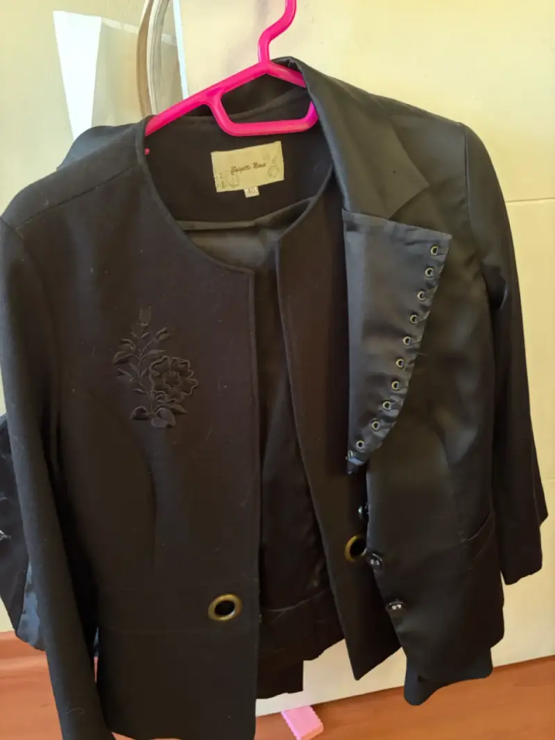 Blazer negro elegante bordado - 1