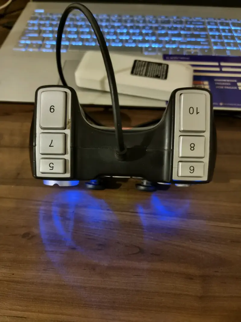 Control de juego negro con luces LED - 2