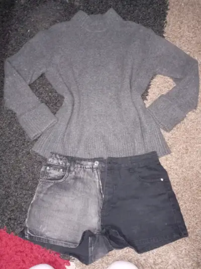 Polerón peludo rosa con jeans - miniatura 2