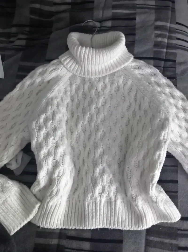 Suéter blanco de lana gruesa - 2