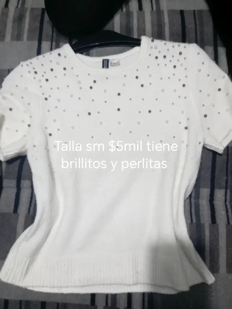 Suéter blanco con perlas y brillitos - 7
