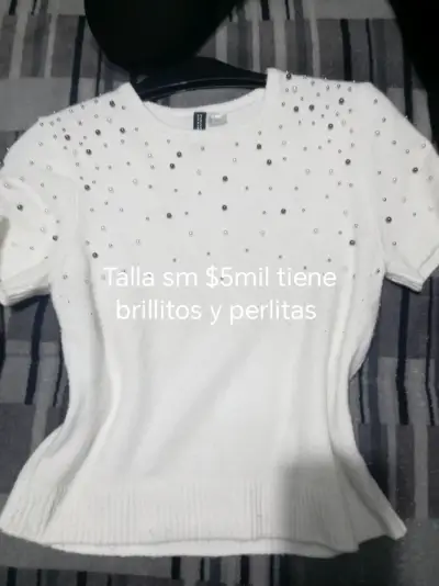 Suéter blanco con perlas y brillitos - miniatura 7