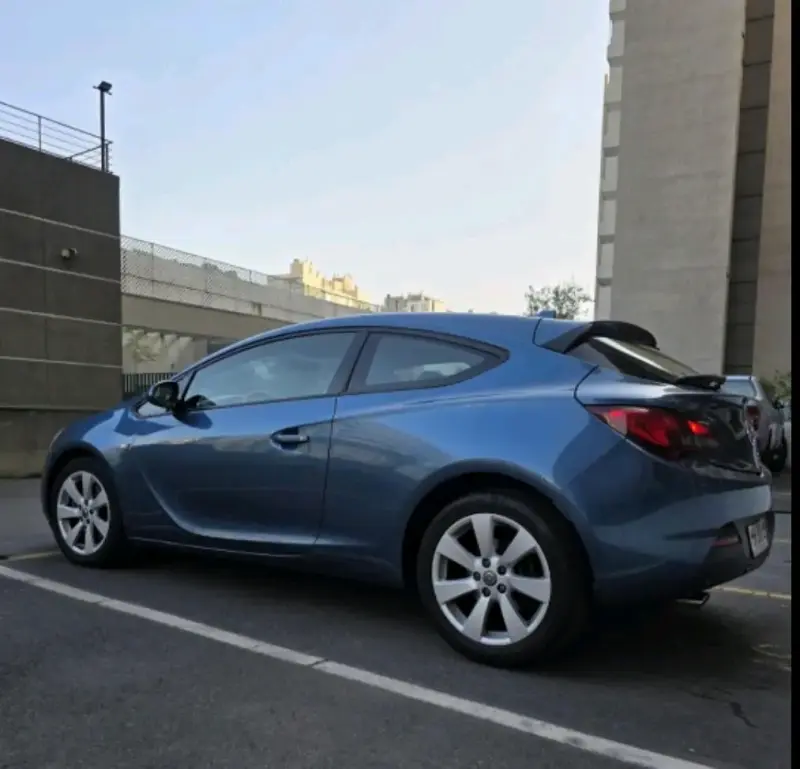 Opel Astra GCT 2015 - 1