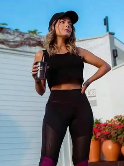 Polera negra sin mangas - 2
