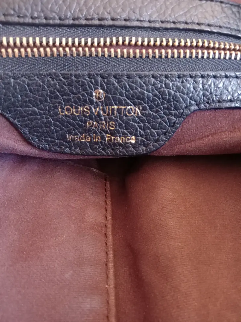Cartera negra con estampado LV - 6