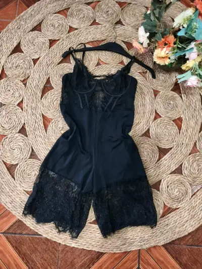 Chaqueta negra con forro peludo - miniatura 5